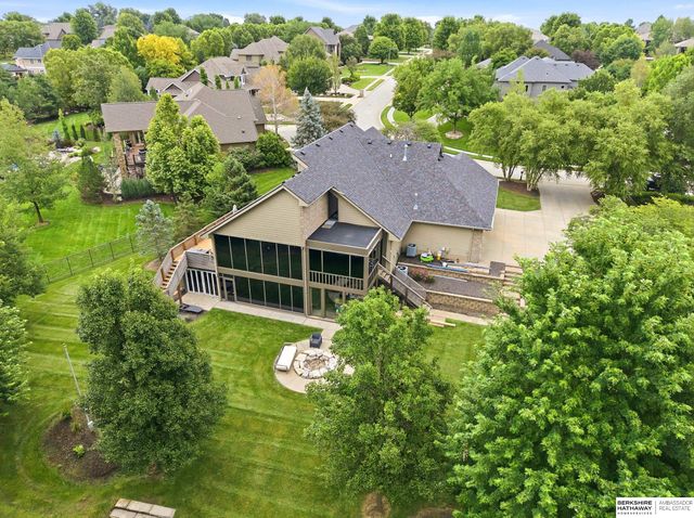 21428 Hickory Street, Elkhorn, NE 68022