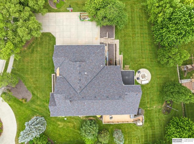 21428 Hickory Street, Elkhorn, NE 68022