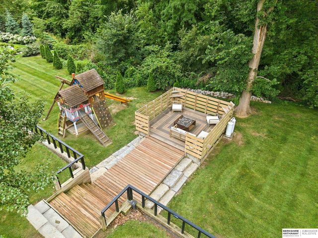 21428 Hickory Street, Elkhorn, NE 68022