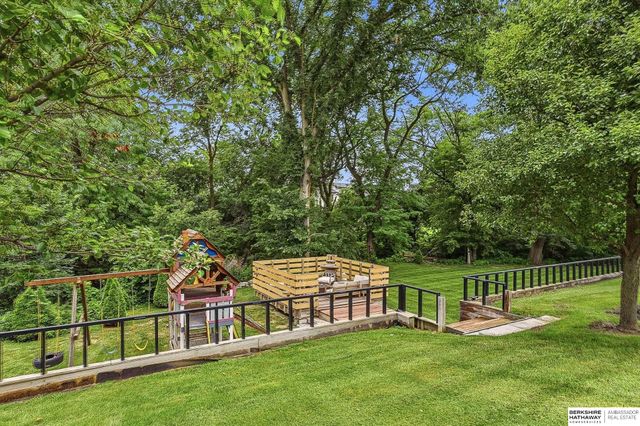 21428 Hickory Street, Elkhorn, NE 68022