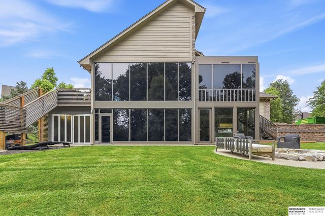 21428 Hickory Street, Elkhorn, NE 68022