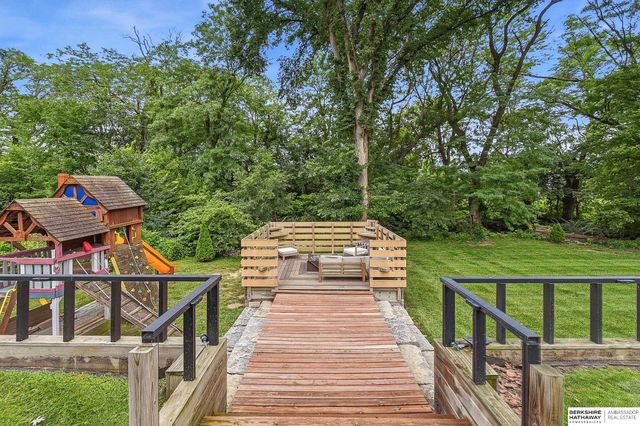 21428 Hickory Street, Elkhorn, NE 68022