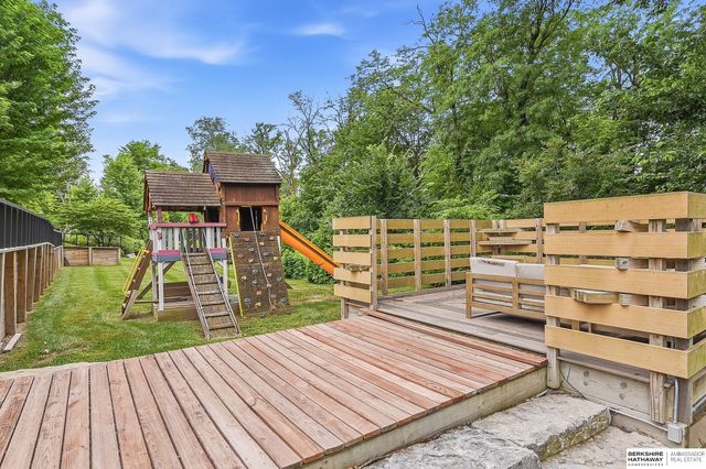 21428 Hickory Street, Elkhorn, NE 68022