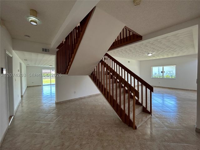 6611 SW 99th Ave, Miami, FL 33173