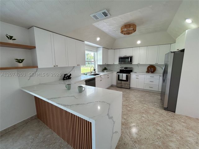 6611 SW 99th Ave, Miami, FL 33173