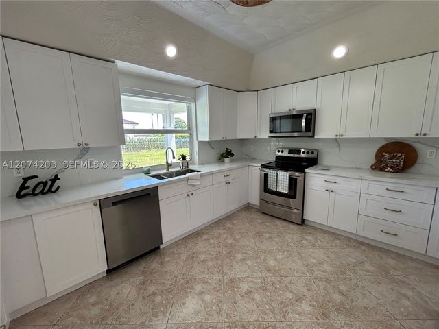 6611 SW 99th Ave, Miami, FL 33173