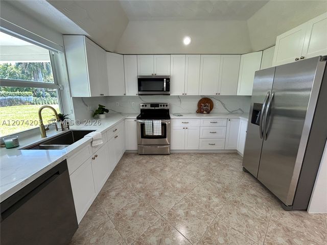 6611 SW 99th Ave, Miami, FL 33173