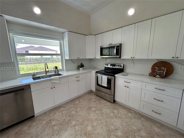 6611 SW 99th Ave, Miami, FL 33173