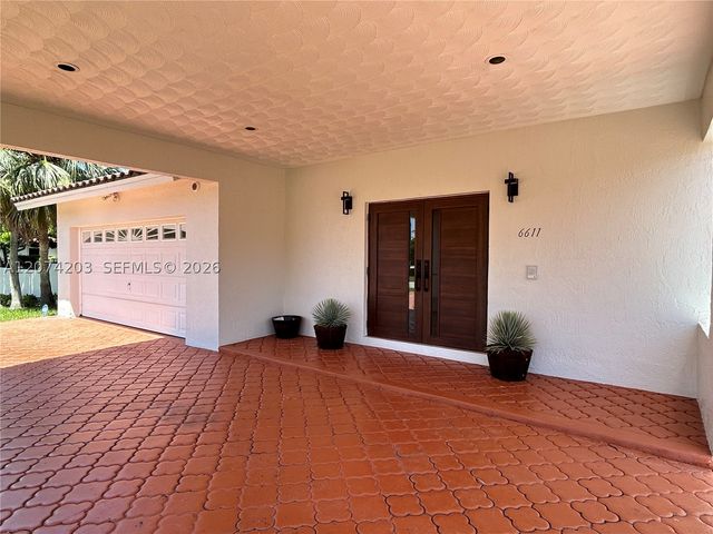 6611 SW 99th Ave, Miami, FL 33173