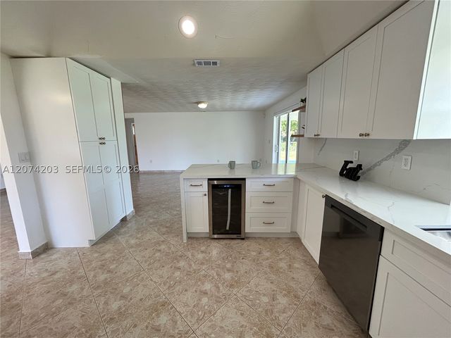 6611 SW 99th Ave, Miami, FL 33173