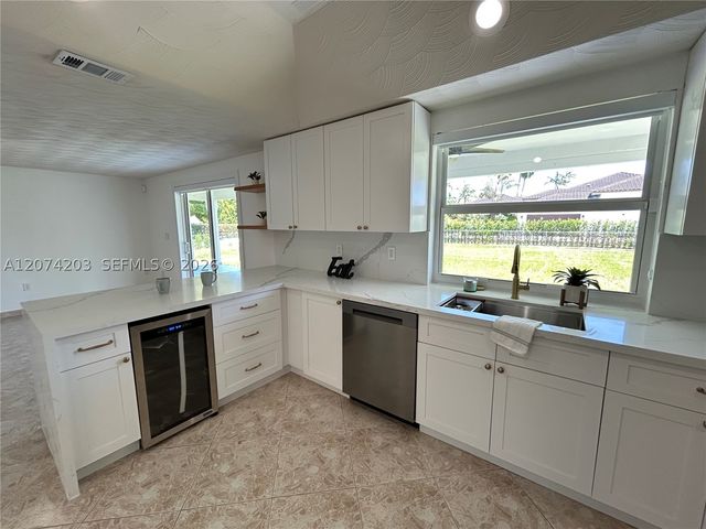 6611 SW 99th Ave, Miami, FL 33173