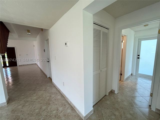 6611 SW 99th Ave, Miami, FL 33173