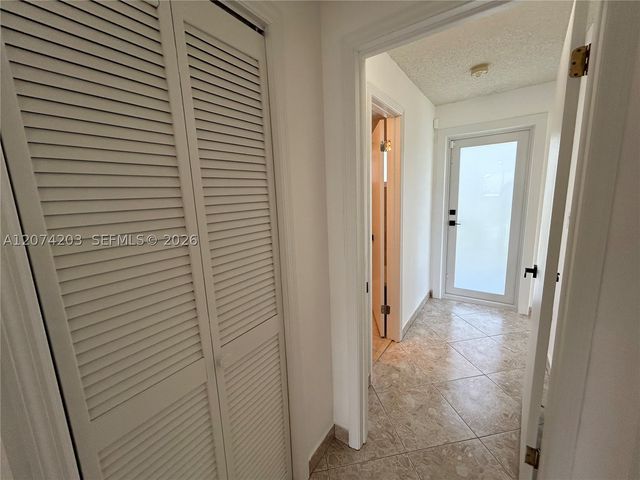 6611 SW 99th Ave, Miami, FL 33173