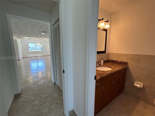 6611 SW 99th Ave, Miami, FL 33173