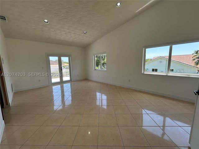 6611 SW 99th Ave, Miami, FL 33173