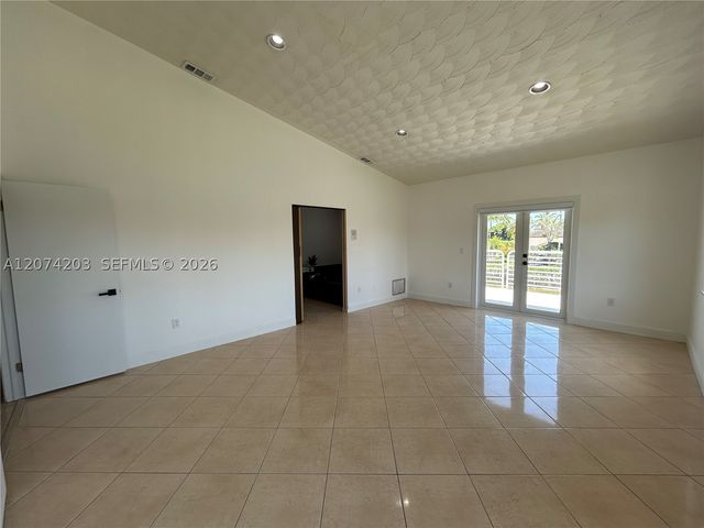 6611 SW 99th Ave, Miami, FL 33173