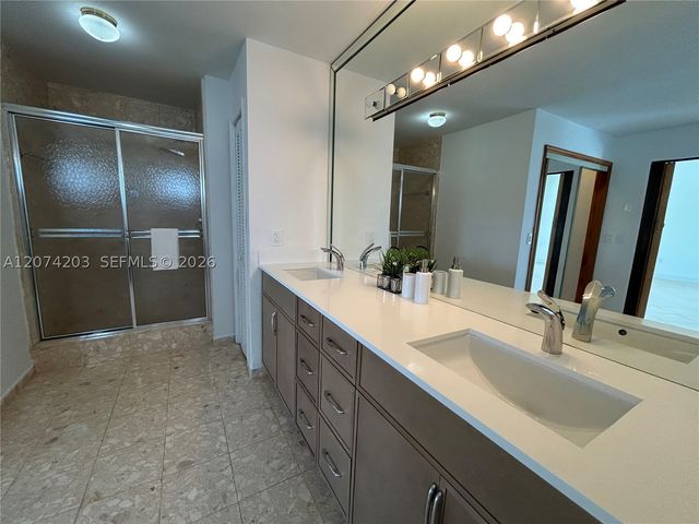 6611 SW 99th Ave, Miami, FL 33173