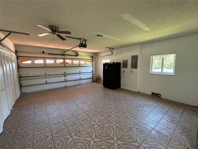 6611 SW 99th Ave, Miami, FL 33173