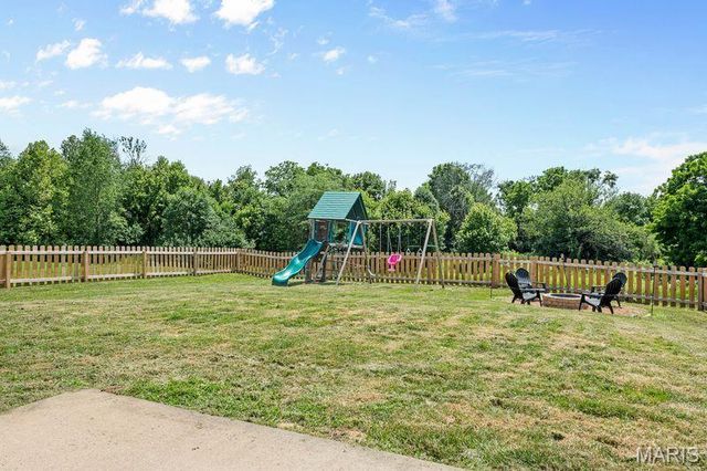 2824 Smokehouse Way, Belleville, IL 62221