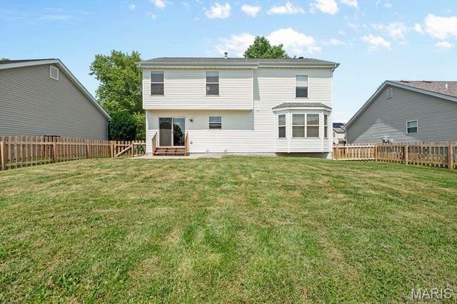 2824 Smokehouse Way, Belleville, IL 62221