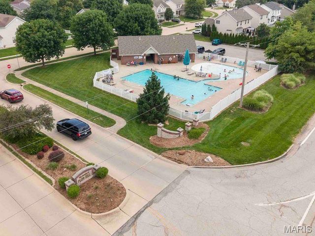 2824 Smokehouse Way, Belleville, IL 62221