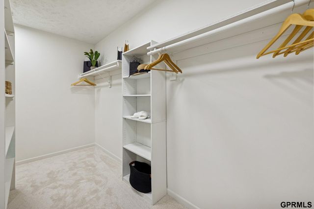 6514 N 104 Street, Omaha, NE 68122