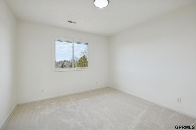 6514 N 104 Street, Omaha, NE 68122