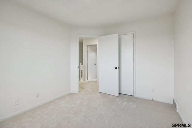 6514 N 104 Street, Omaha, NE 68122