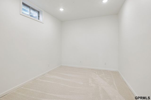 6514 N 104 Street, Omaha, NE 68122