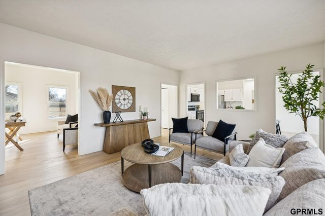 6514 N 104 Street, Omaha, NE 68122