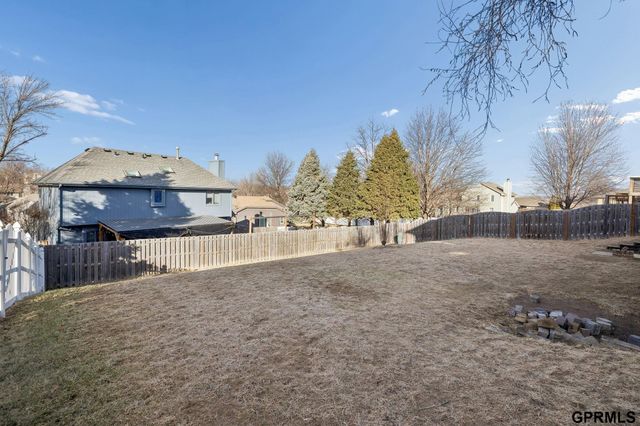 6514 N 104 Street, Omaha, NE 68122
