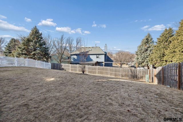 6514 N 104 Street, Omaha, NE 68122