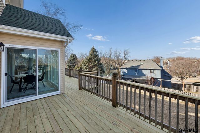 6514 N 104 Street, Omaha, NE 68122