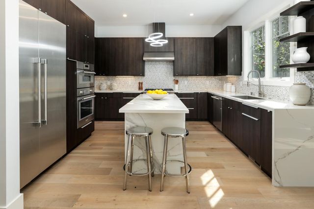1909 Menalto Avenue, Menlo Park, CA 94025
