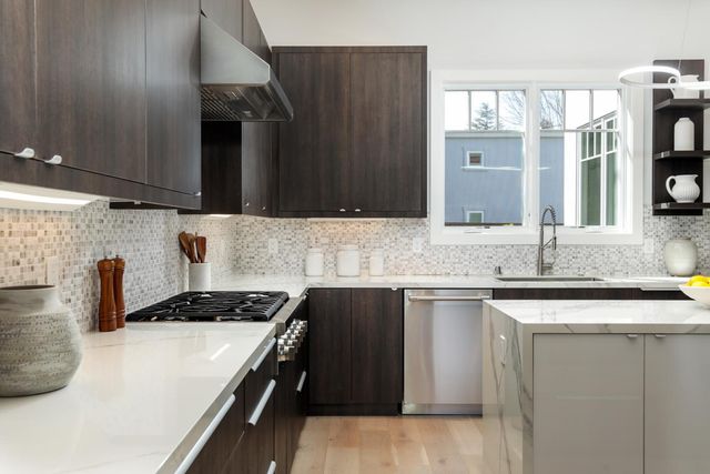 1909 Menalto Avenue, Menlo Park, CA 94025