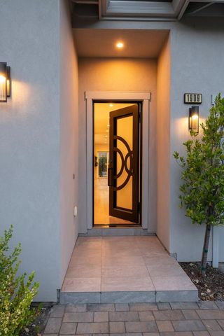 1909 Menalto Avenue, Menlo Park, CA 94025