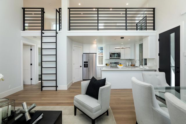 1909 Menalto Avenue, Menlo Park, CA 94025