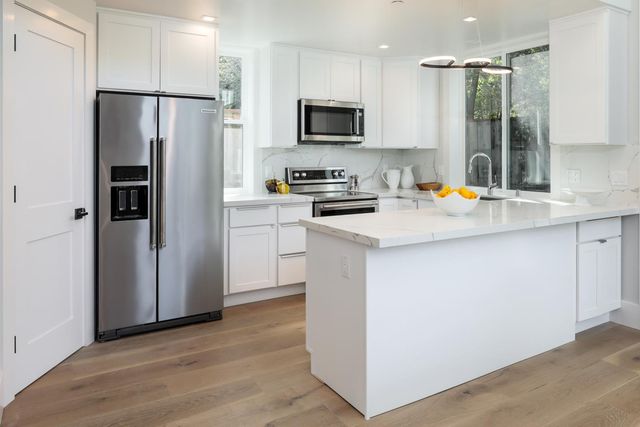 1909 Menalto Avenue, Menlo Park, CA 94025