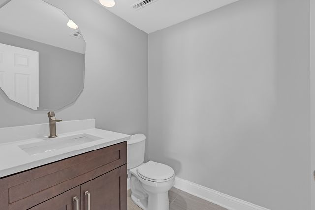1320 E 169th Place, South Holland, IL 60473
