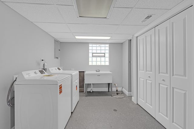 1320 E 169th Place, South Holland, IL 60473
