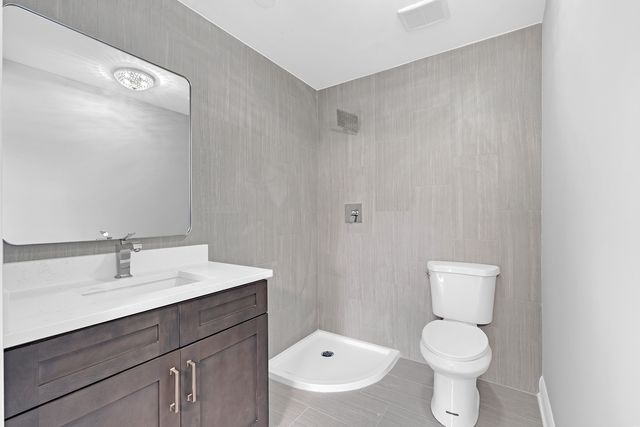 1320 E 169th Place, South Holland, IL 60473