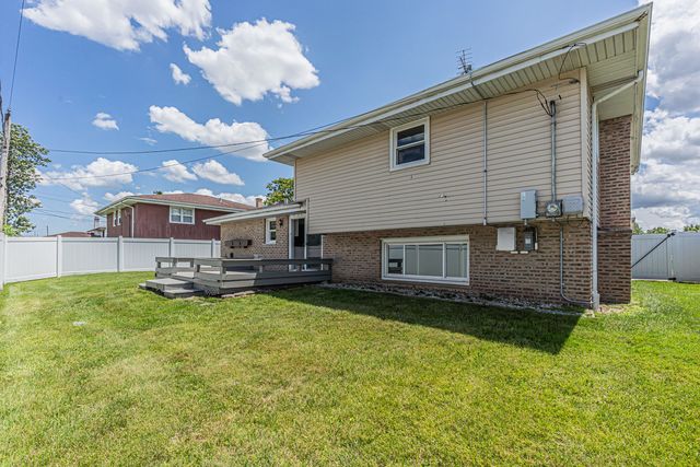 1320 E 169th Place, South Holland, IL 60473