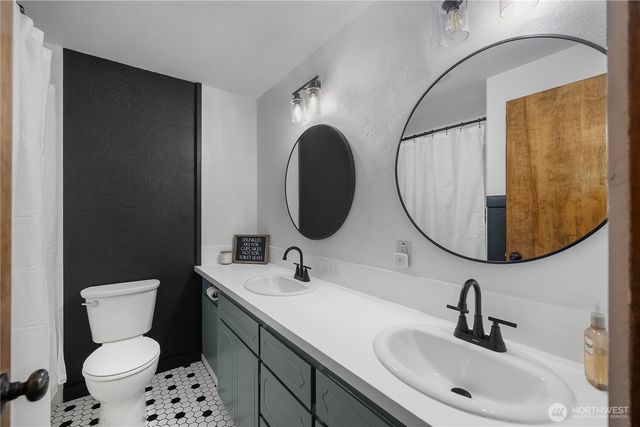 7004 Alderwood Court SE, Lacey, WA 98503