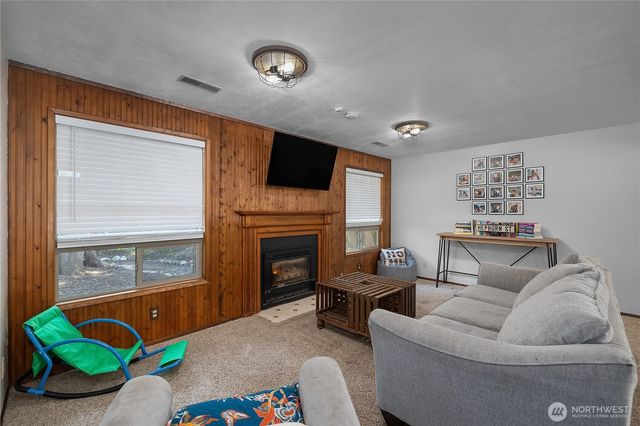 7004 Alderwood Court SE, Lacey, WA 98503