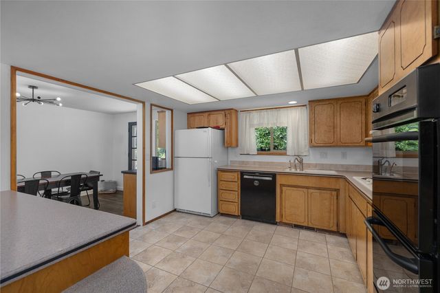 7004 Alderwood Court SE, Lacey, WA 98503