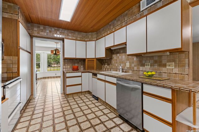 6516 ADAIR DR, Leon Valley, TX 78238
