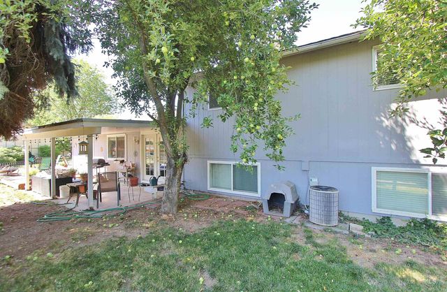 698 N Eagle Hills Way, Eagle, ID 83616