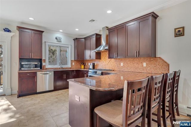 92 Washington Avenue, Cliffside Park, NJ 07010
