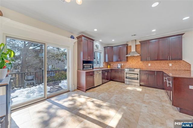 92 Washington Avenue, Cliffside Park, NJ 07010
