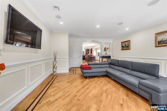 92 Washington Avenue, Cliffside Park, NJ 07010
